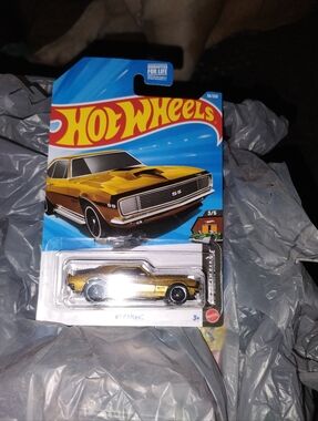 Hot Wheels HW Dream Garage 1967 '67 Camaro GOLD 56/250